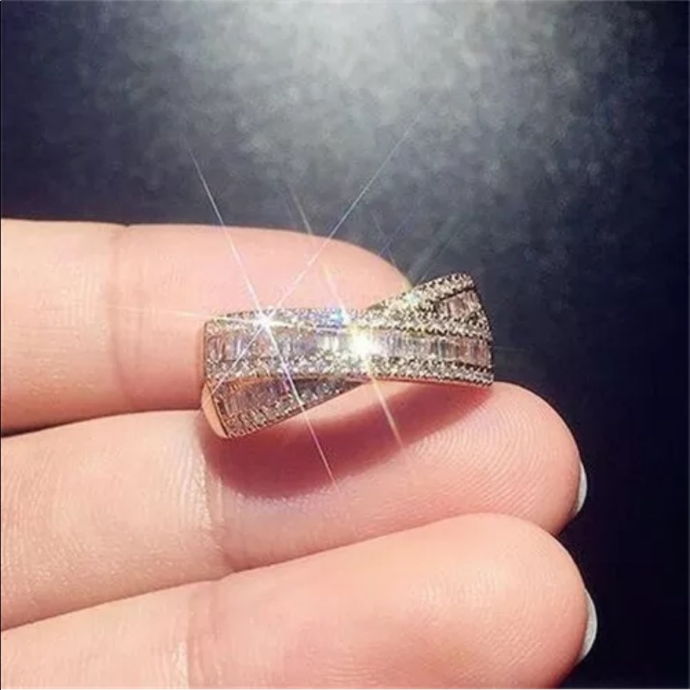 New 925 Silver Infinity White Sapphire Ring - Picture 2 of 2